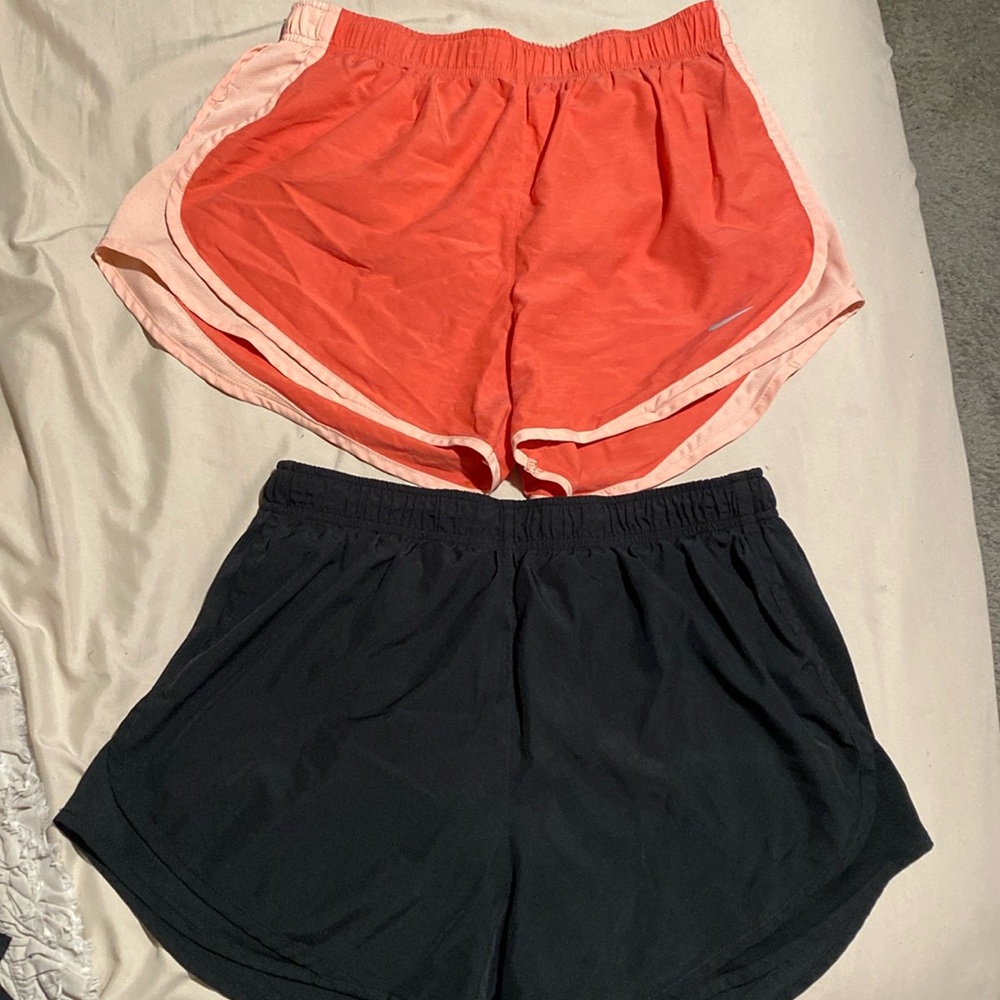 Set of 2 Nike shorts
